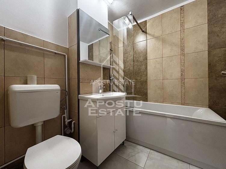 Apartament 3 camere,centala proprie, decomandat, Zona Lipovei - 12