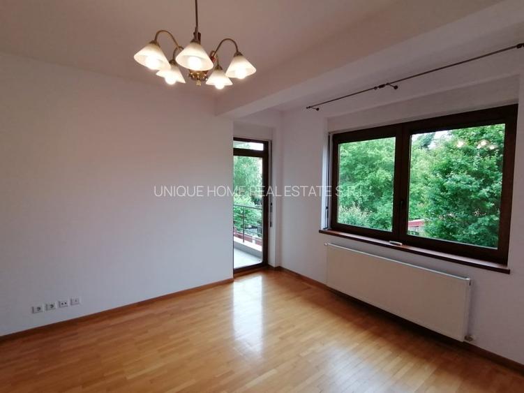 Pipera: Vila cu 6 dormitoare, garaj si curte generoasa, aflata intr-o zona linis - 5