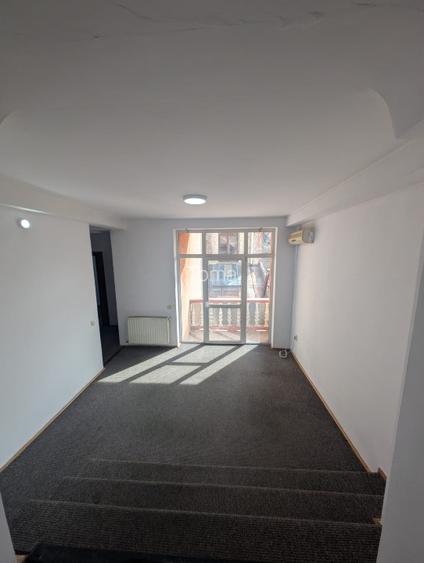 Apartament de 6 camere in vila  - 11