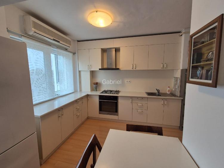 Închiriez apartament 3 camere  - 5