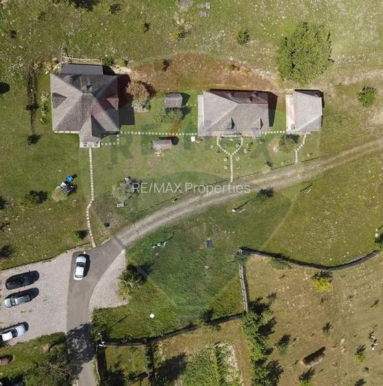 Vanzare 3 case de vacanta si 15750 mp teren, Botiza, Maramures - 4