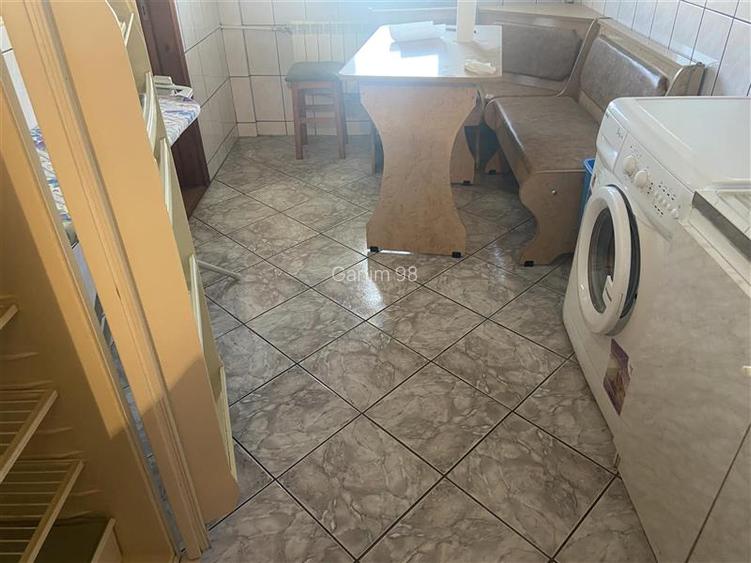 Apatament 2 camere , zona ultacentrala - Piata Moldovei , et 3 4 , decomandat , - 8