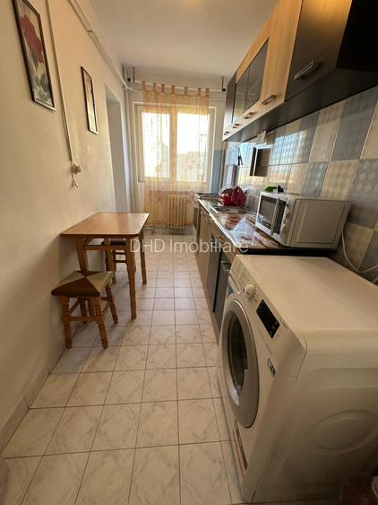 Ap. 2 cam decomandat Mall Moldova-Centru - 6