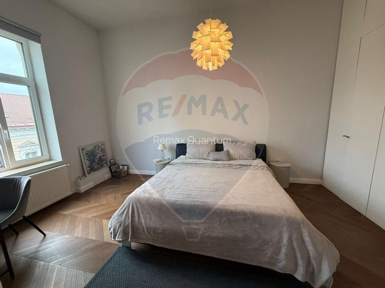 De închiriat Apartament superb în palat istoric – ultracentral, Oradea - 4