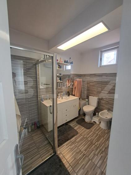 Casa saseasca renovata integral, 2200 mp teren, ideala pentru doua familii  - 19