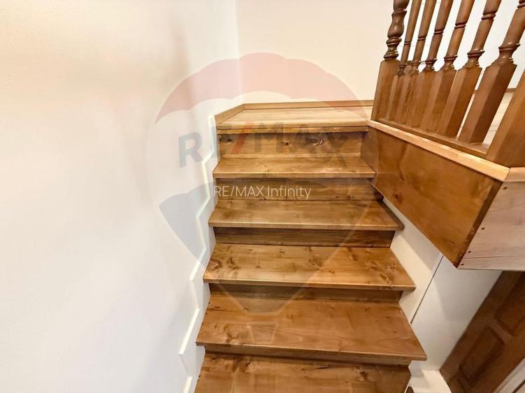 Apartament 4 camere, pe 2 niveluri si curte comuna în Centru - 29