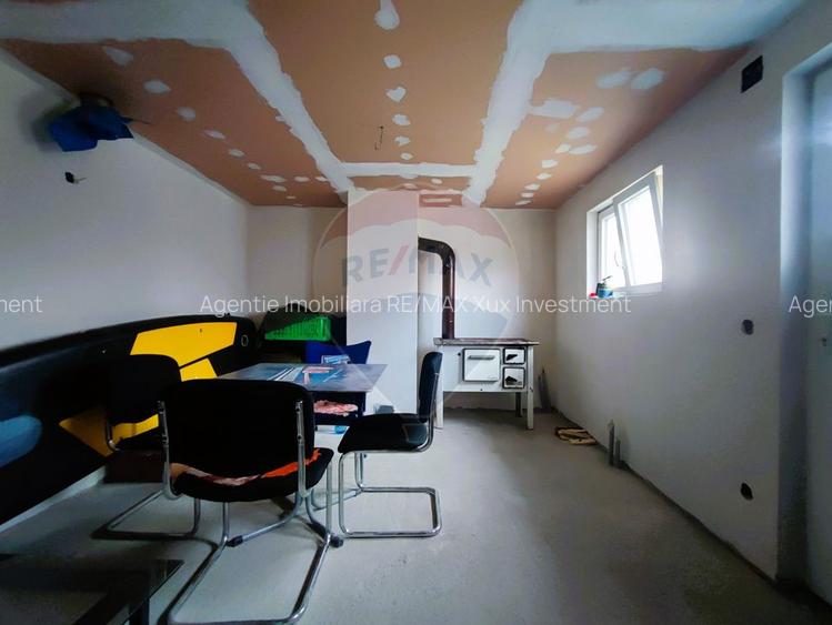 Casă / Vilă cu 3 camere de vânzare în zona Sud - 3