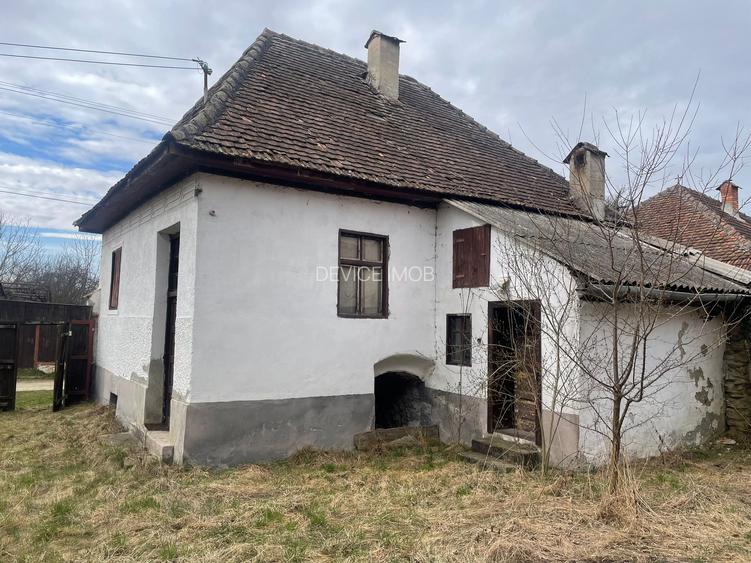 Casa veche cu sura zona linistita - 6