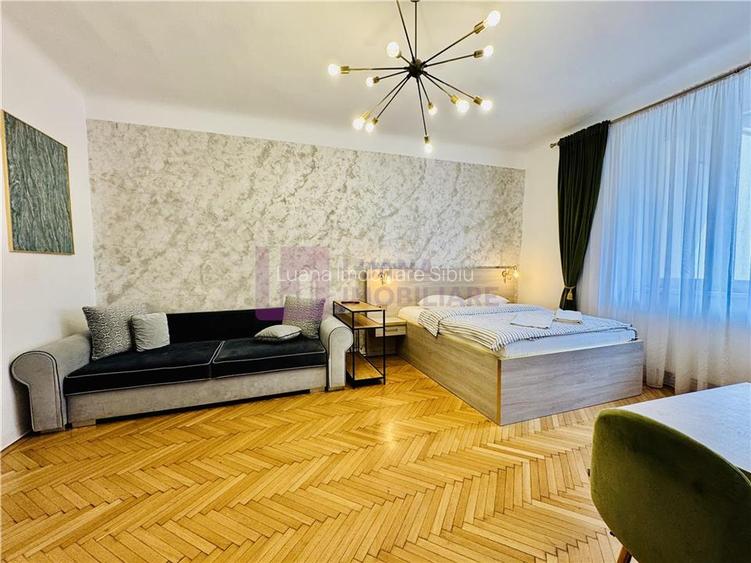 Doua apartamente de vanzare | Ultracentral | Renovate | Curte 100 mp | video - 3