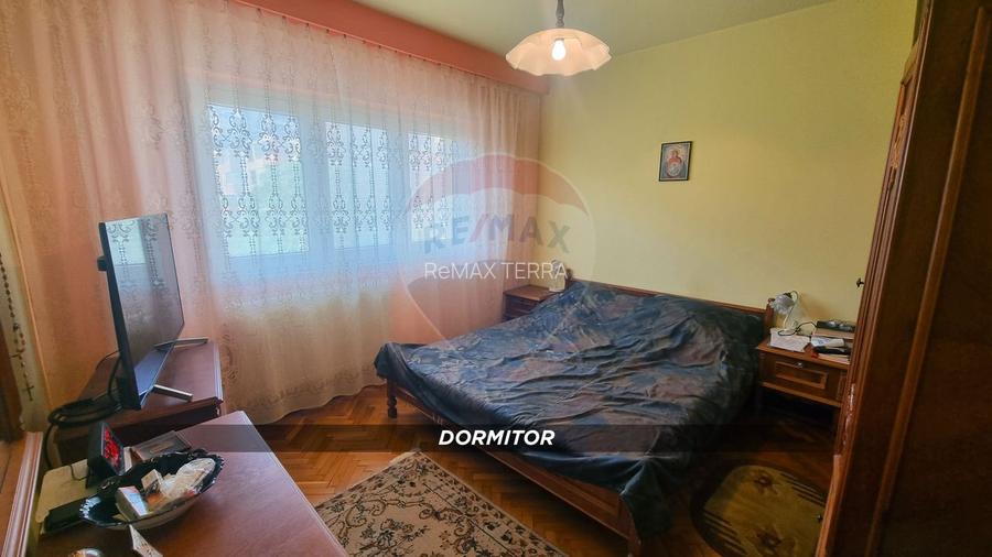 OCAZIE!!! Apartament cu 3 camere, 2 bai et. 2 Str. Hortensiei CENTRAL - 13