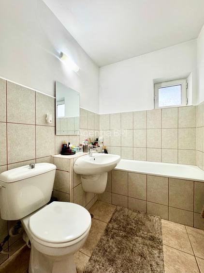 SE VINDE apartament 3 camere, decomandat, ultracentral, in Falticeni, jud.SV - 7