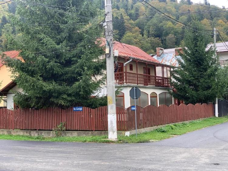 Vila P+M Busteni 9.7 Booking, 5 dormitoare, fosa septica, centrala, curte, garaj - 2