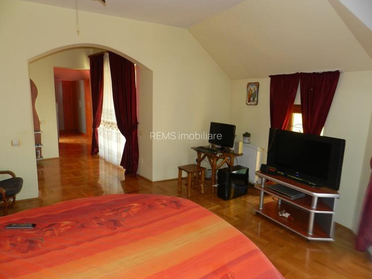 Casa de vanzare, 6 camere, teren 900 mp, Europa - 13