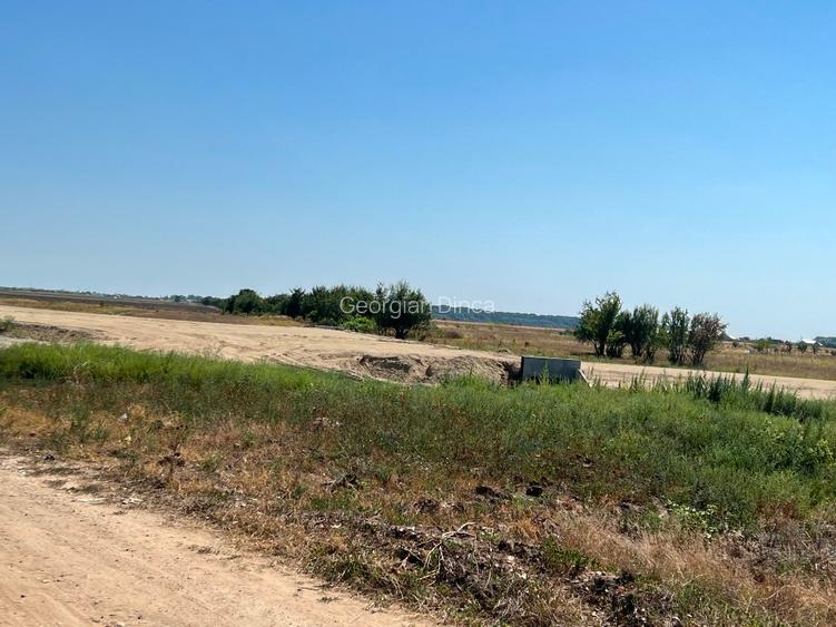 Teren 20.000 mp de vânzare, acces șos. Curtea Domneasca (str. Jadului) lângă A0 - 2
