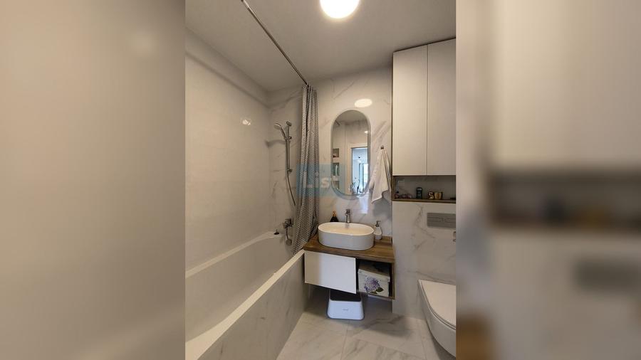 Apartament 3 camere,parcare si boxa in AZORIA 2 Frunzisului