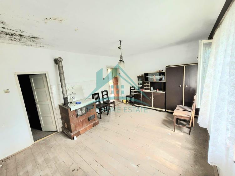 Exclusivitate! De vanzare casa cu 3 camere si teren de 1500mp, la Vlaha!