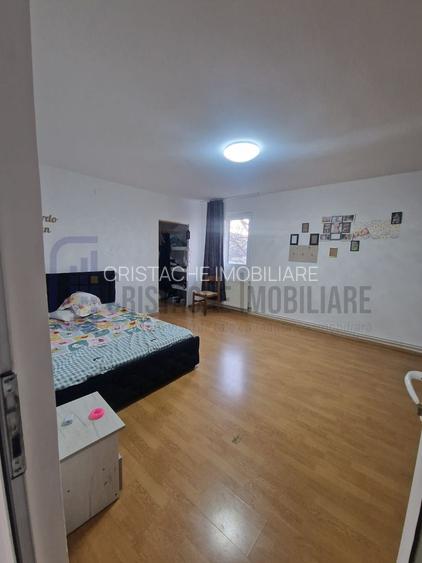 Casa individuala + curte | 5 camere | metrou 10 min. - 6
