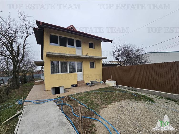 Vila regie proprie 5 camere+crama centru Domnesti