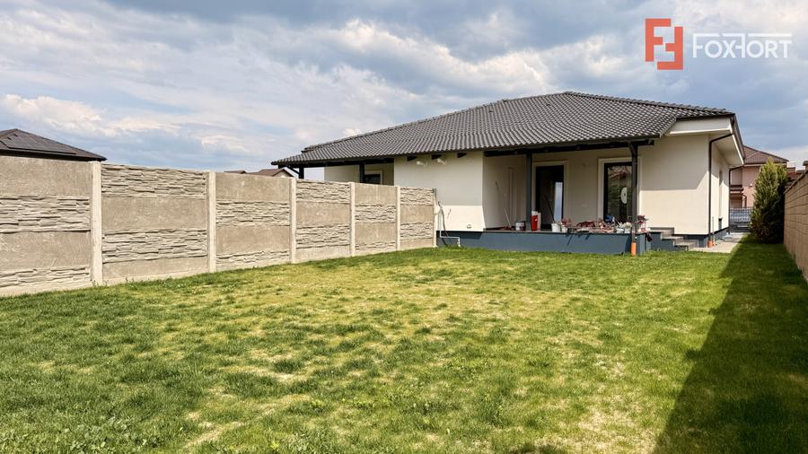 Duplex de vanzare, 3 camere + teren 330 mp, Mosnita Noua