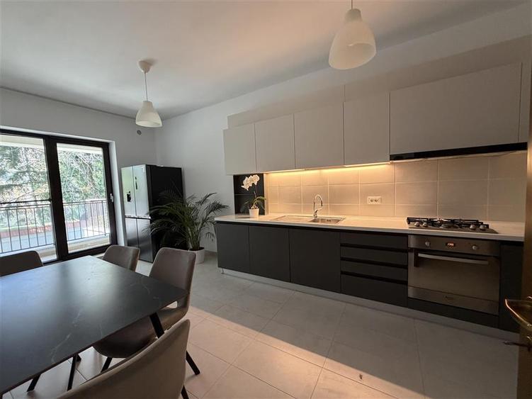 FOR RENT 4 ROOMS 200 SQM 3 PARKING