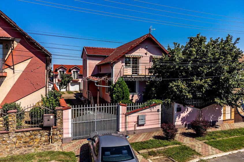Vilă cu 6 camere în zona rezidențială - Poltura - 3