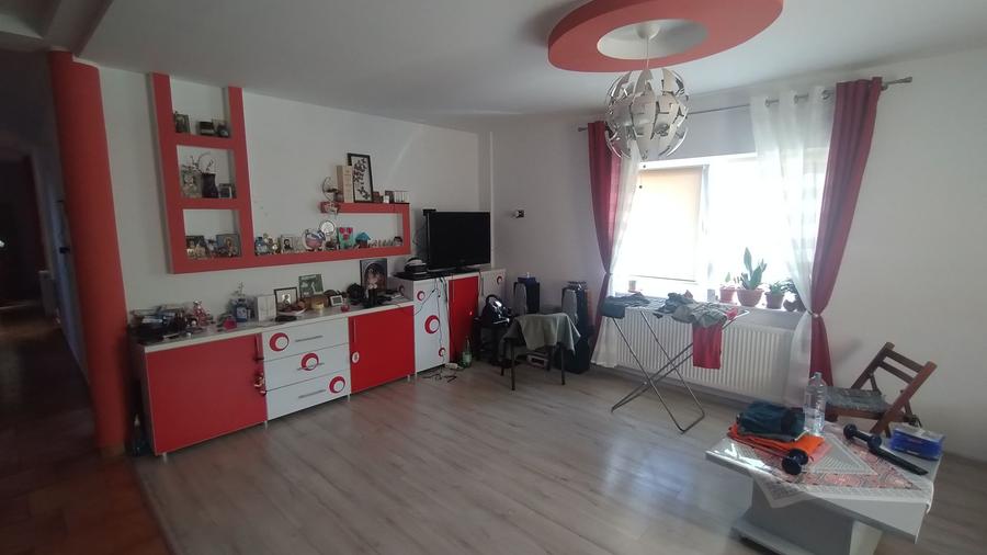 Casa Km 4-5 doua familii