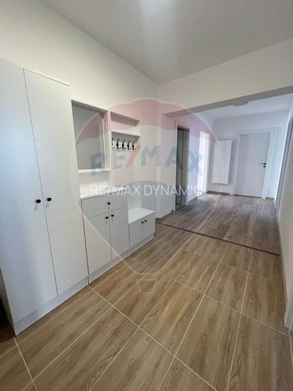 Apartament cu 4 camere de închiriat în zona Polivalenta - 9