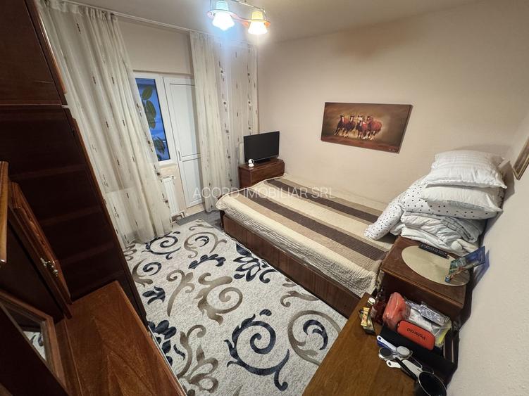 Apartament 3 camere zona Inel 1 - 4