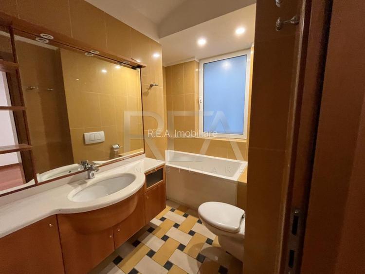Apartament 4 camere  Resedinta - 21