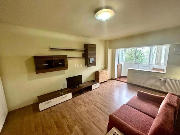 Nerva Traian -Timpuri Noi Metrou- Studio 42mp -bloc 1989 - 3