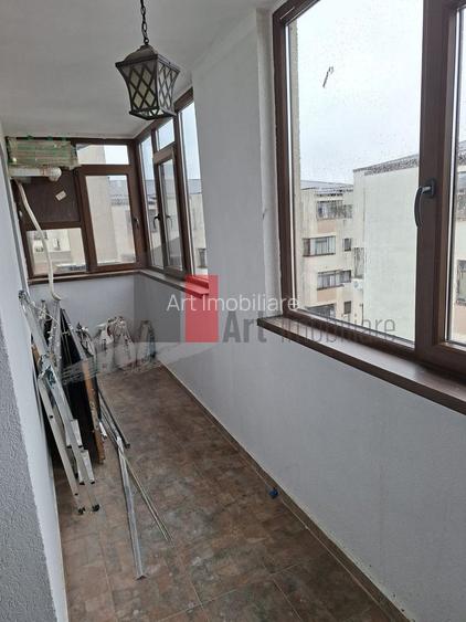 Apartament cu trei camere de vanzare-Metalurgiei-Aparatorii Patriei-cu centrala - 6