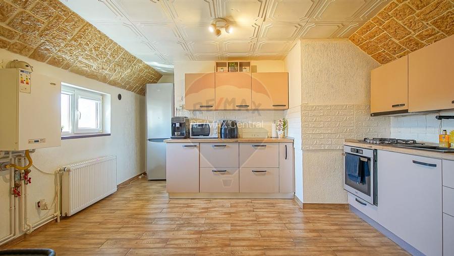 Oportunitate: Casă 6 camere (3 camere spațiu comercial+etaj locuință) - 3