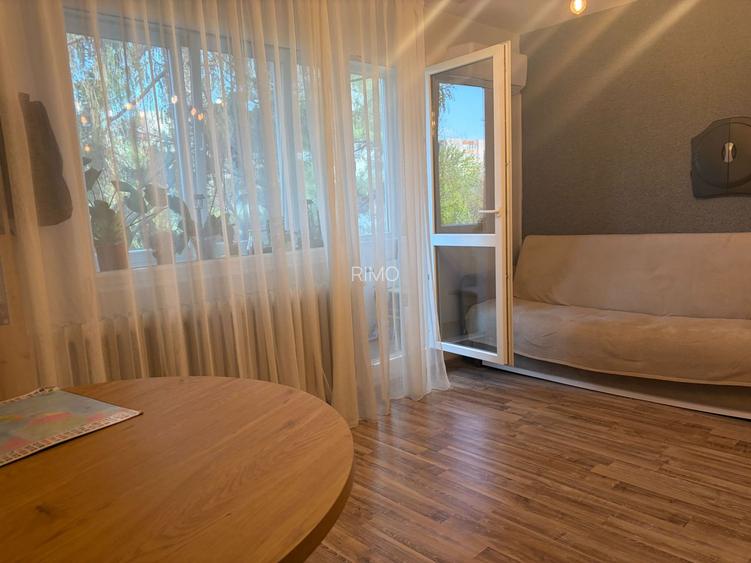 Apartament cu trei camere, zona Straduintei, 95.000€ negociabil - 2