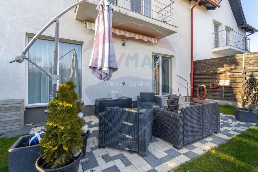 Casă / Vilă cu 4 camere de vânzare în zona Central - 42