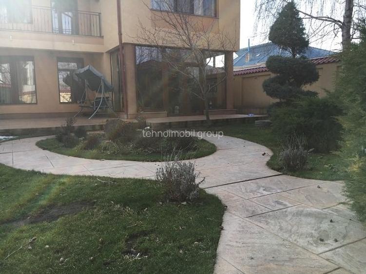 SUPER VILA zona CENTRALA - 6