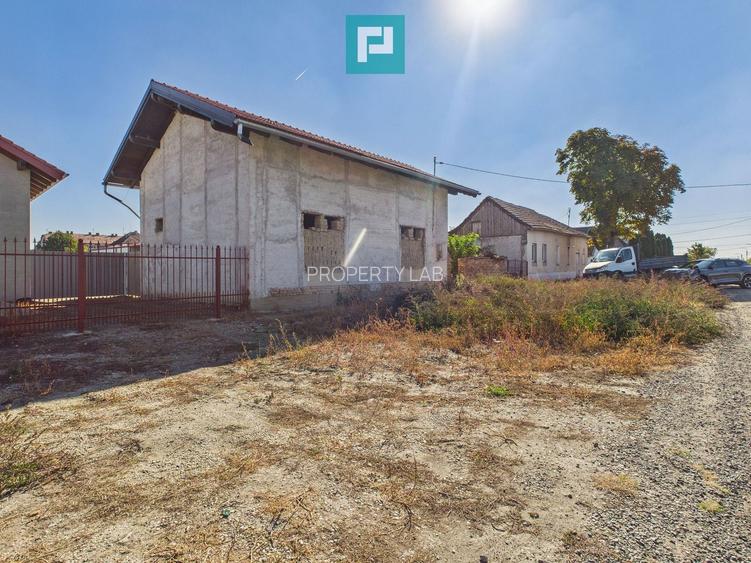 Casă la roșu cu 4 camere de vânzare - 6