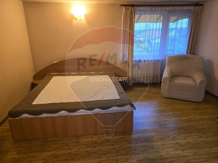 Casă / Vilă in Teis, Bals - 9