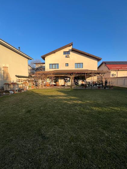 Vanzare Casa/Villa 6 camere 3 bai 3 wc -uri Dobroiesti 0% Comision - 11