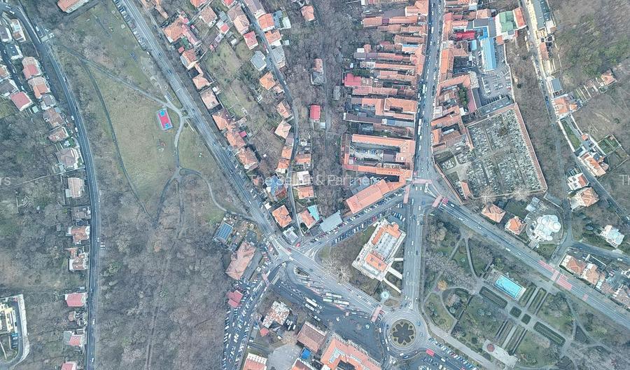 Teren intravilan, ultracentral. - 28