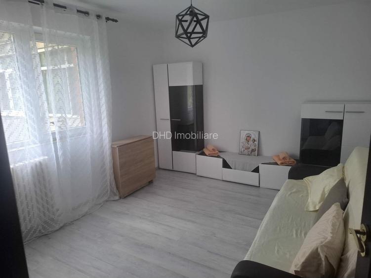Apartament 3 camere,etaj 1,zona Alexandru cel Bun - 2