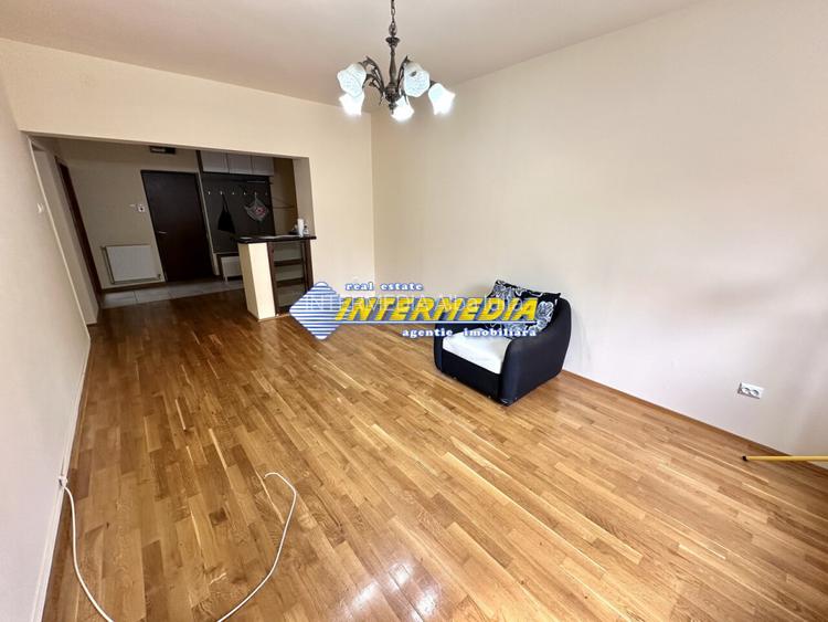 Apartament cu 3 camere Deco Foste proprietati CETATE Piata Finisat Nemobilat - 17