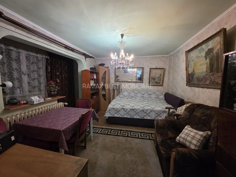 Titan, pe Liviu Rebreanu, 5 minute metrou si parc IOR, bloc 4 etaje - 5