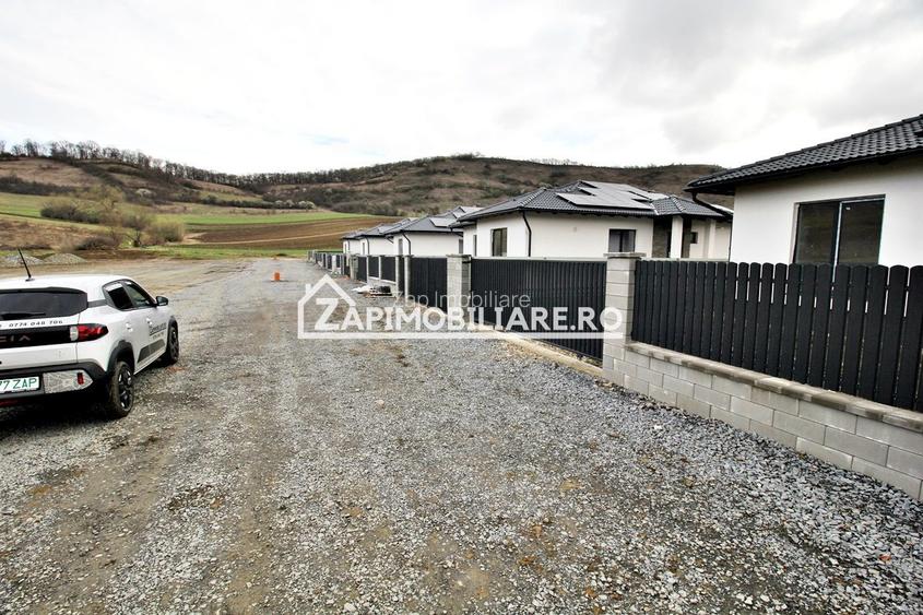 Casă la cheie pe 1 nivel 4cam. 2 bai,1 dresing 650 mp. teren - 5