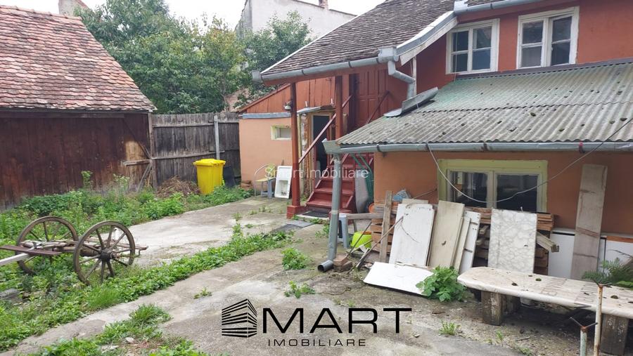 Apartament la casa si curte zona Centrala - 11