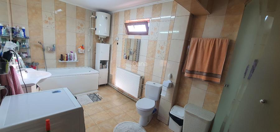 Vând casă cu  5 camere  - 10