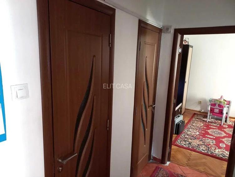Apartament cu 2 camere, etaj 3/4, zona Podu Ros - 6