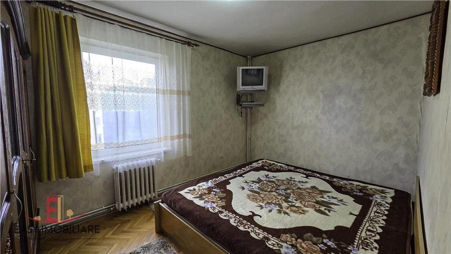 Apartament 3 camere, ideal 2 studeti,Str. Republicii, 7 Noiembrie, imediat ocup