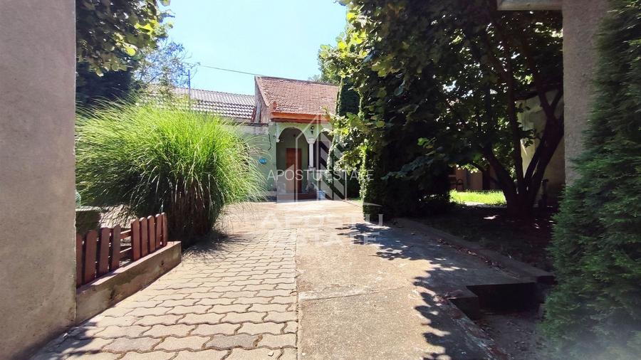 Casa la curte comuna 4 camere, zona Centrala - 2