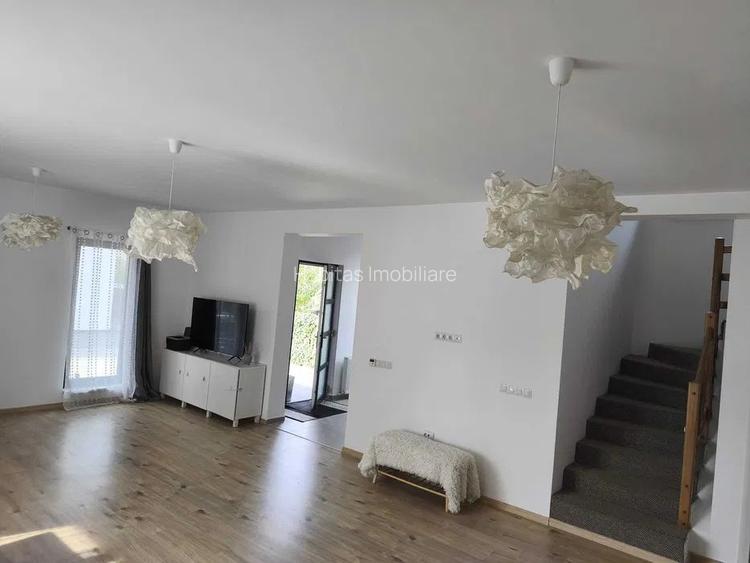 Casa tip Duplex 118 mp utili, 256 teren, mobilat utilat - Floresti - 2