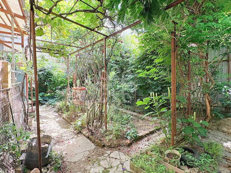 Casa de vanzare ultracentral in Oradea, strada Postavarului - 8